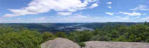 Hudson River valley panorama from Breakneck Ridge 